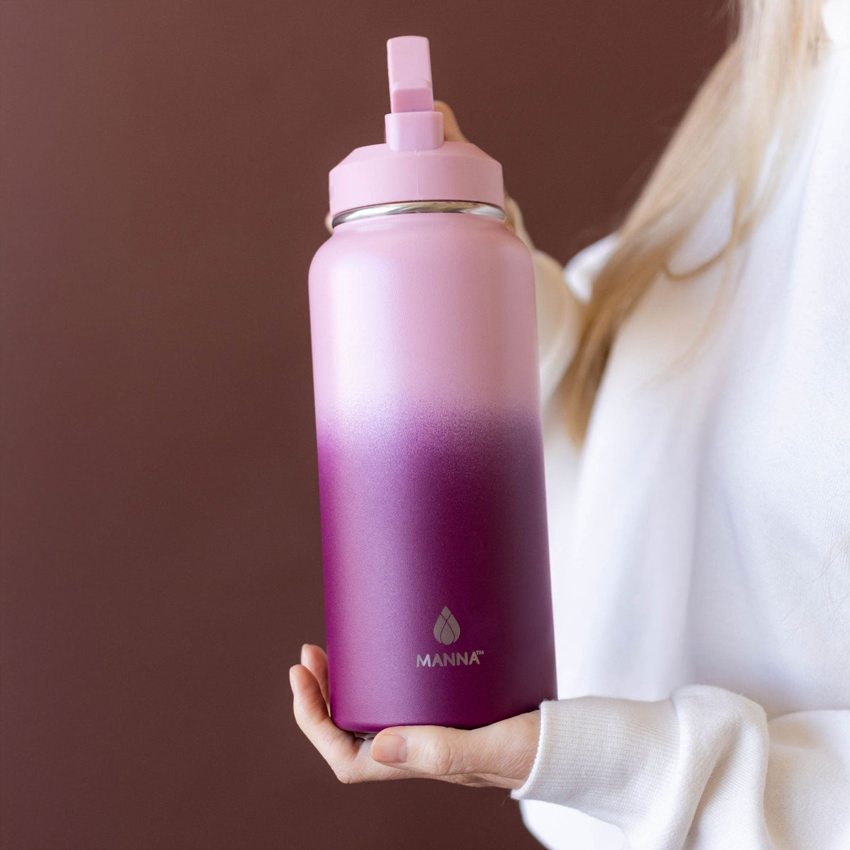 32-oz-powel-bottle-x8 32_Manna_Website_Lifestyles-2.jpg